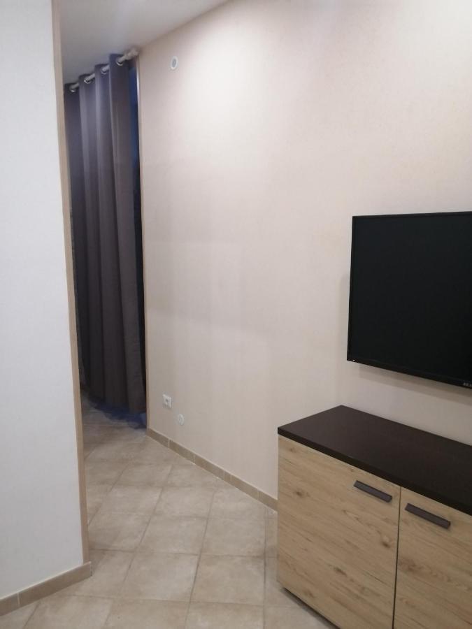 Ad Un Passo Dal Duomo "2" Apartamento Nápoles Exterior foto