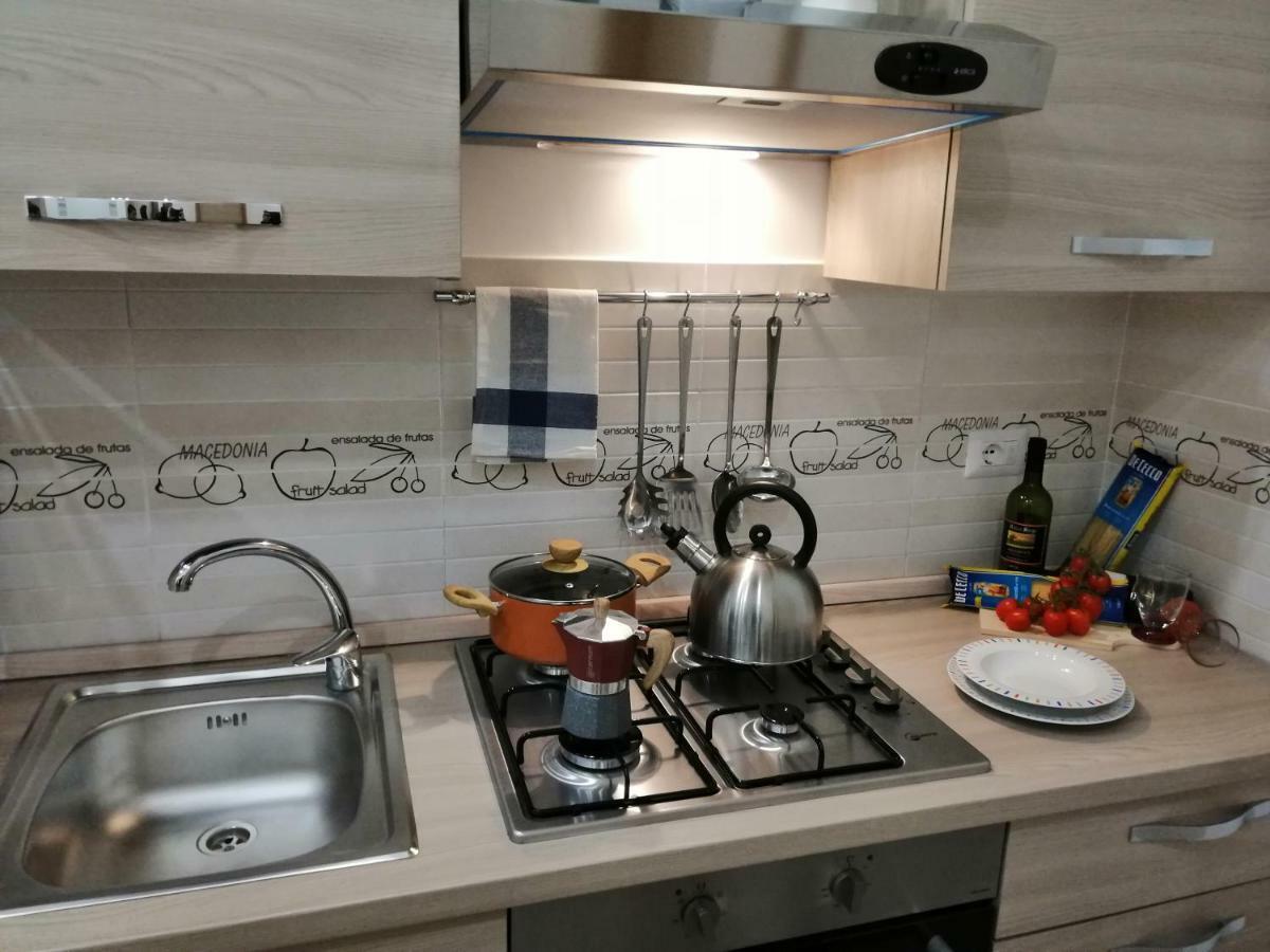 Ad Un Passo Dal Duomo "2" Apartamento Nápoles Exterior foto