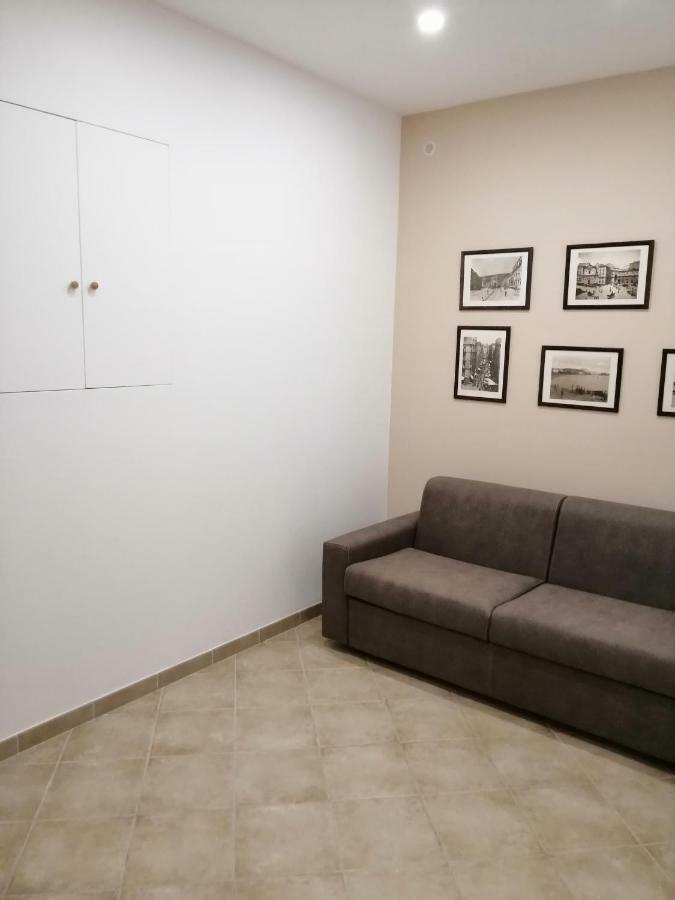 Ad Un Passo Dal Duomo "2" Apartamento Nápoles Exterior foto
