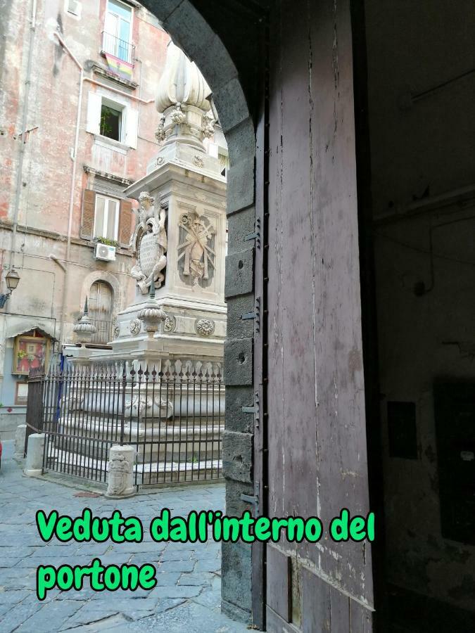 Ad Un Passo Dal Duomo "2" Apartamento Nápoles Exterior foto