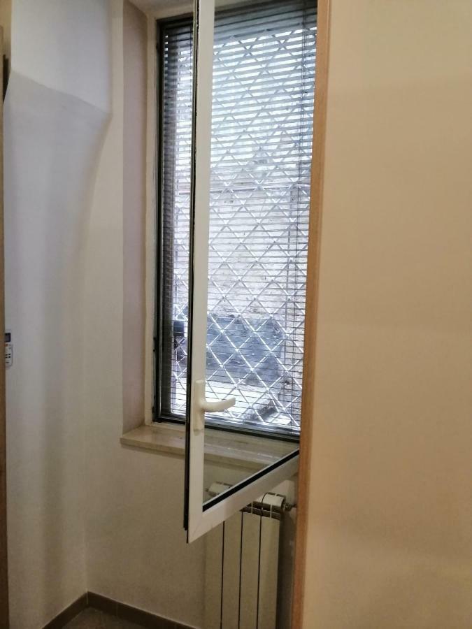 Ad Un Passo Dal Duomo "2" Apartamento Nápoles Exterior foto