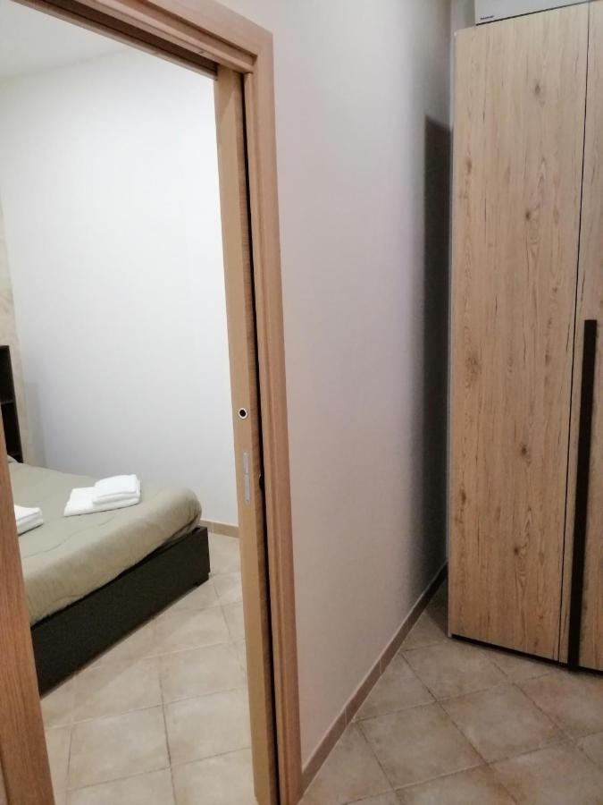 Ad Un Passo Dal Duomo "2" Apartamento Nápoles Exterior foto